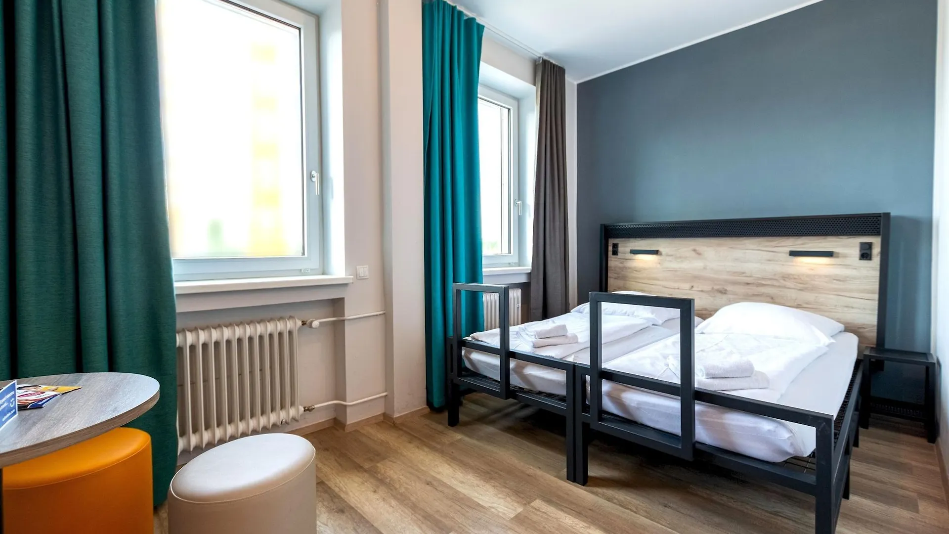 **  Hotel a&o München Laim Deutschland