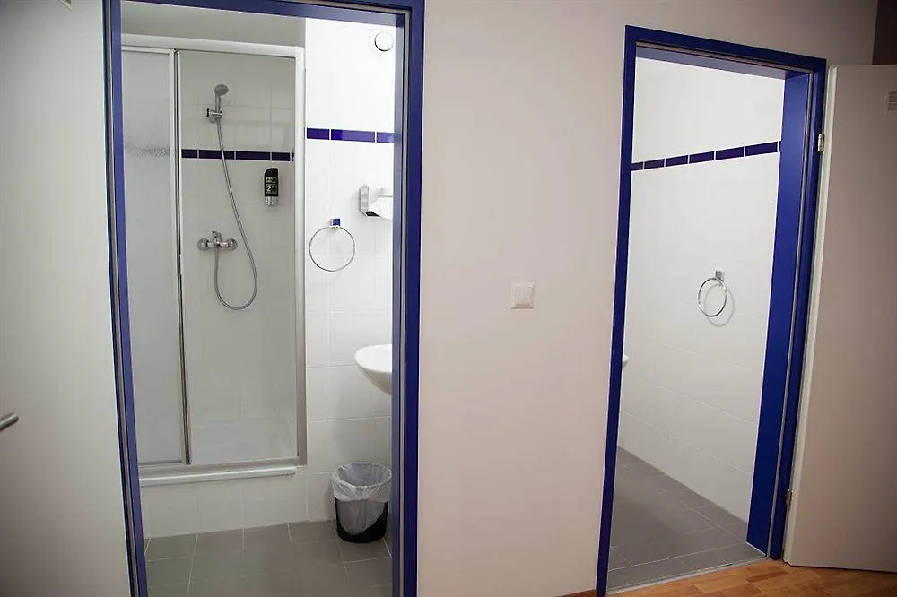 Hotel A&O Muenchen Laim 2*, Mnichov