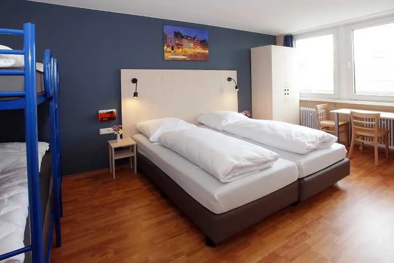 Hotel A&O Muenchen Laim